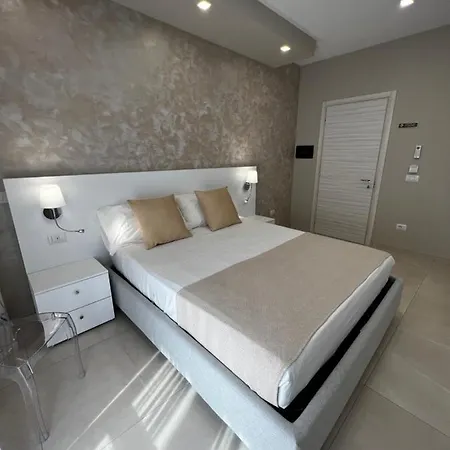 Virgilio Lamezia Airport And 住宿加早餐酒店 4*